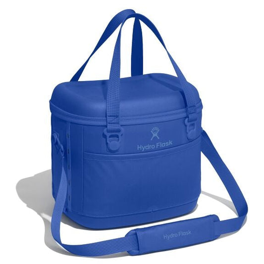 carryouttm-soft-cooler-15-l-g2 12pco382_carryout_cooler_15l_capri_blue_angled_1.jpg