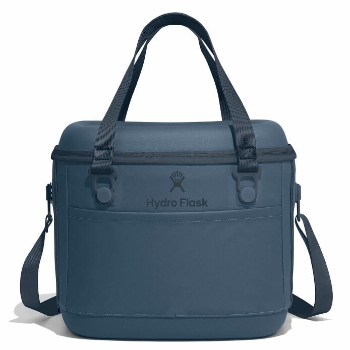 carryouttm-soft-cooler-15-l-g2 12pco384-carryout-cooler-15l-harbor-blue-straight_1.jpg