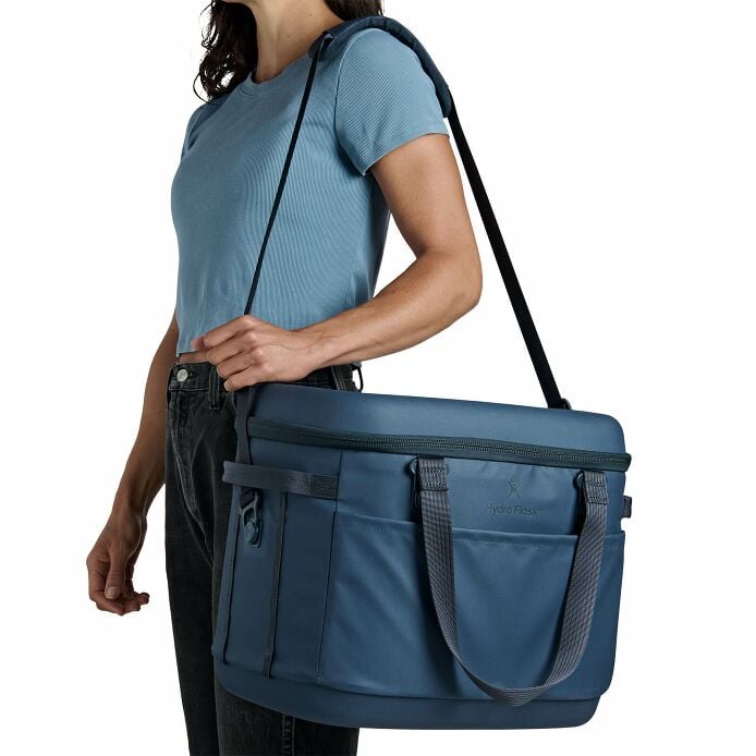 carryouttm-soft-cooler-30-l-n7 250815_hydro_s26_hb_14546_5.jpg