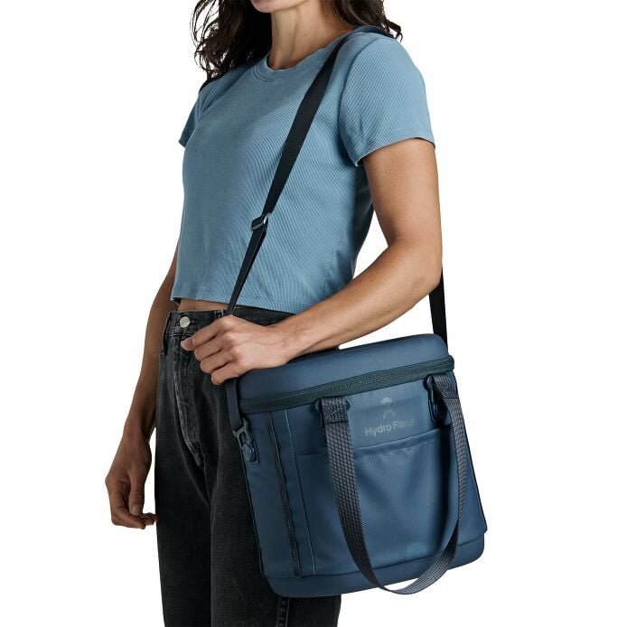 carryouttm-soft-cooler-10-l-f3 250815_hydro_s26_hb_14560_1_4.jpg