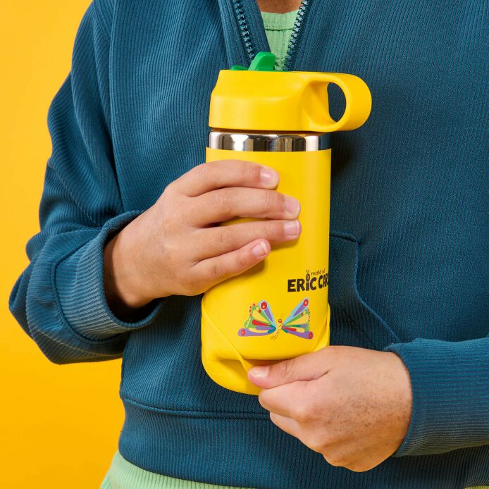 kids-12-oz-bottle-world-of-eric-carletm-c6 7-lifestyle.jpeg