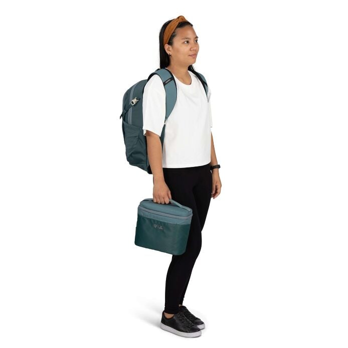 osprey-axis-x-hydro-flask-campus-essentials-bundle-c8 axisxhydroflask_s26_onbody1_cascadeblue_10007249_2.jpg