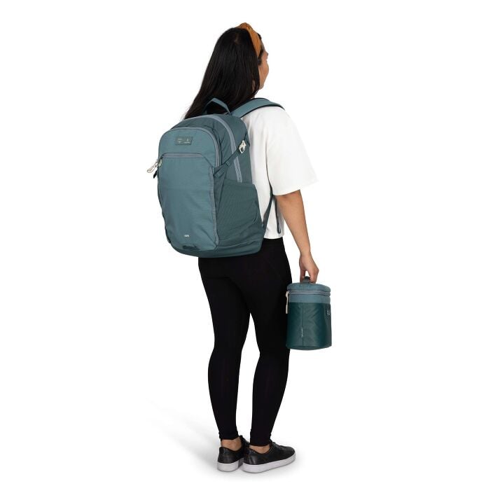 osprey-axis-x-hydro-flask-campus-essentials-bundle-c8 axisxhydroflask_s26_onbody2_cascadeblue_10007249_2.jpg