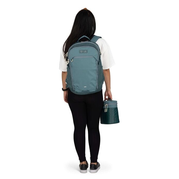 osprey-axis-x-hydro-flask-campus-essentials-bundle-c8 axisxhydroflask_s26_onbody3_cascadeblue_10007249_2.jpg