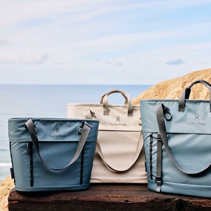 carryouttm-soft-cooler-tote-30-l-q4 hf_carryout_bouwer_d1_l1_torrey_pines_still_life_0055_1_2.jpg