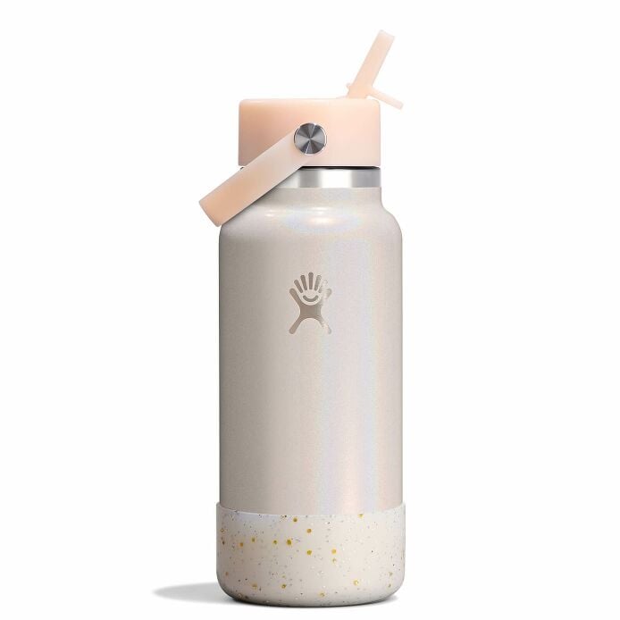 medium-boot-s9 le-f25w32-g-32-oz-wide-flex-straw-cap-glimmer-cream-straight-withboot_1_1_1.jpg