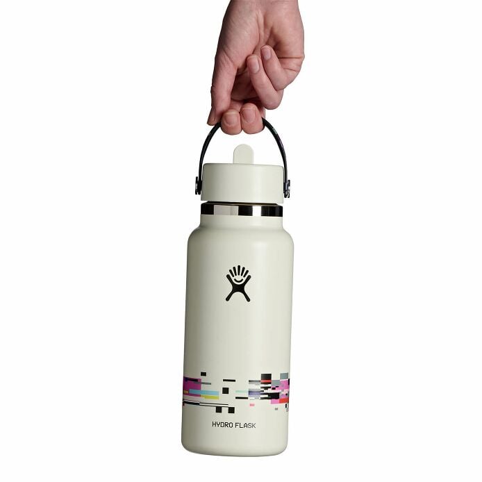 glitch-collection-32-oz-bottle-with-flex-straw-cap-h3 le26-w32-1006-32-oz-wide-flex-straw-cap-glitch-white-hb.jpg