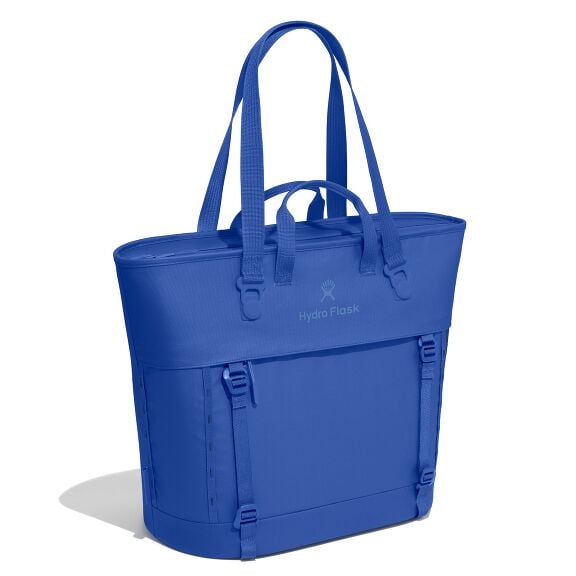 carryouttm-soft-cooler-tote-30-l-q4 maxiit382_carryout_tote_30l_capri_blue_angled_1.jpg